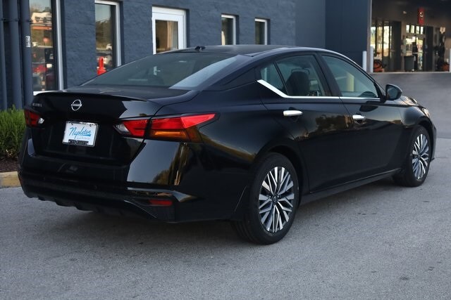 2025 Nissan Altima SV photo 4