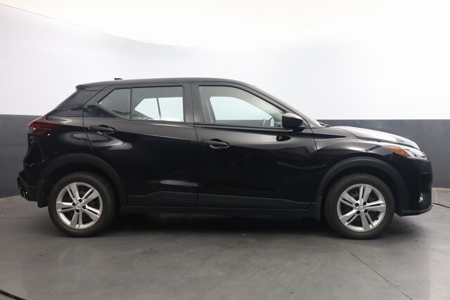 2024 Nissan Kicks S photo 3