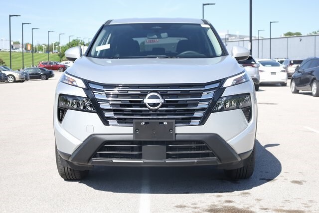 2025 Nissan Rogue SV photo 3