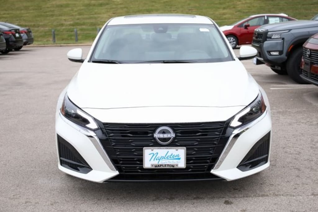 New 2025 Nissan Altima SV Sedan