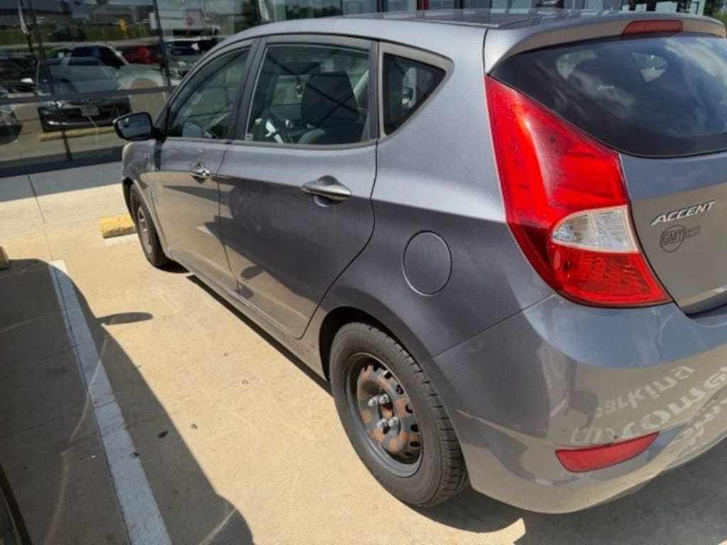 Used 2016 Hyundai Accent SE Hatchback