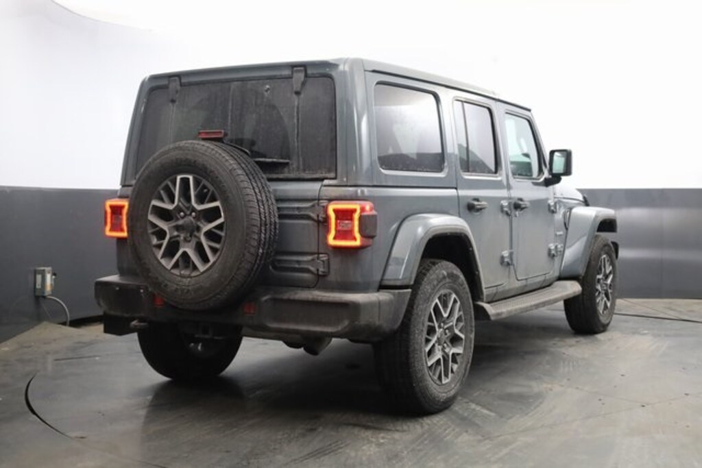 Used 2024 Jeep Wrangler Sahara SUV