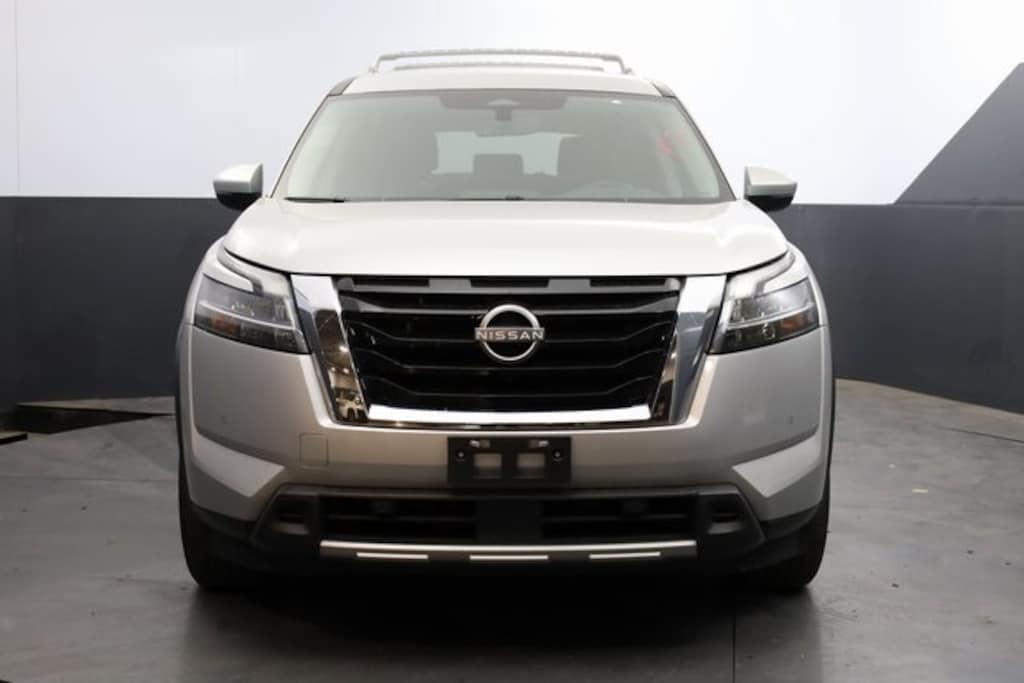 Used 2024 Nissan Pathfinder SL SUV