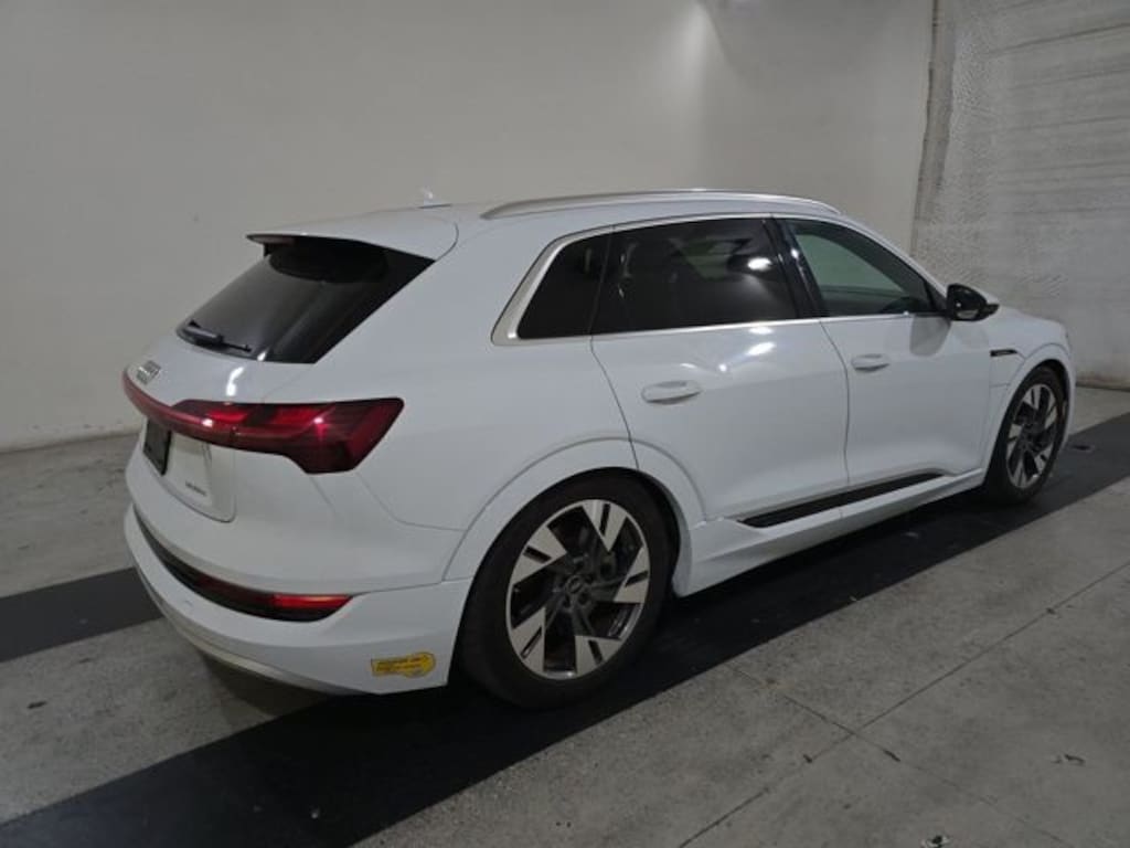 Used 2022 Audi e-tron Premium SUV