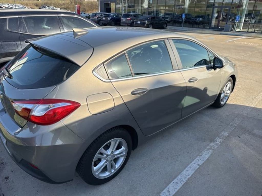 Used 2017 Chevrolet Cruze LT Auto Hatchback