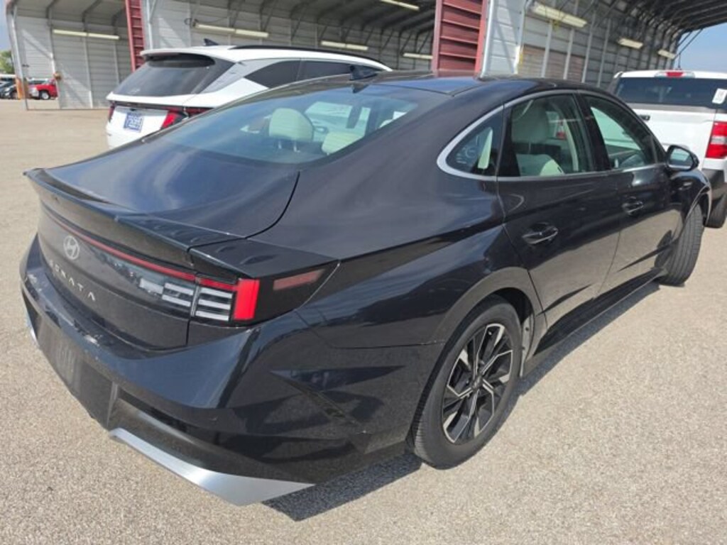 Used 2025 Hyundai Sonata SEL Sedan
