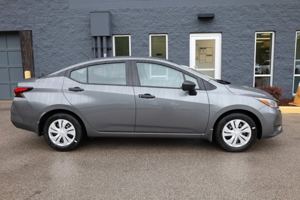 New 2025 Nissan Versa 1.6 S Sedan