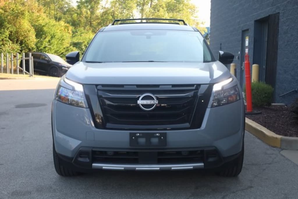 New 2025 Nissan Pathfinder Platinum SUV
