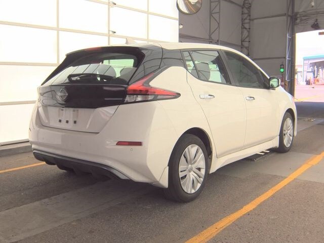 2025 Nissan Leaf S photo 4