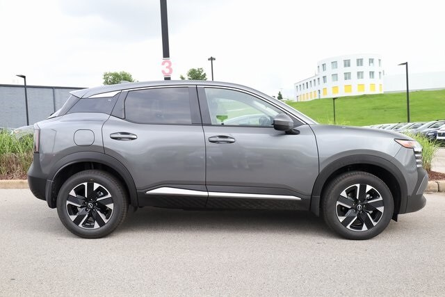 2025 Nissan Kicks SV photo 4