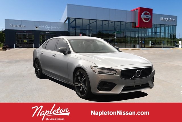 2020 Volvo S90 R-Design's photo