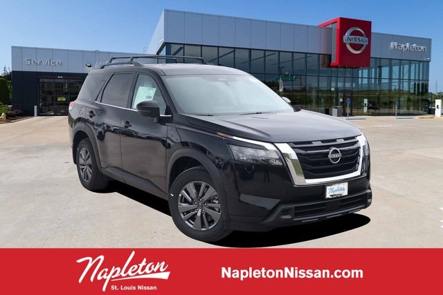 2025 Nissan Pathfinder SV's photo