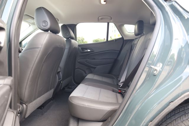2025 Chevrolet Trax LT - Photo 28