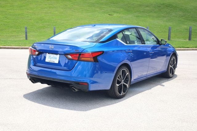 2025 Nissan Altima SR - Photo 6