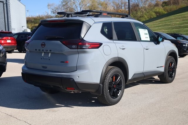 2026 Nissan Rogue SV photo 4