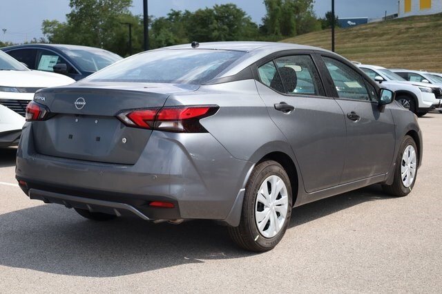 2025 Nissan Versa 1.6 S photo 4