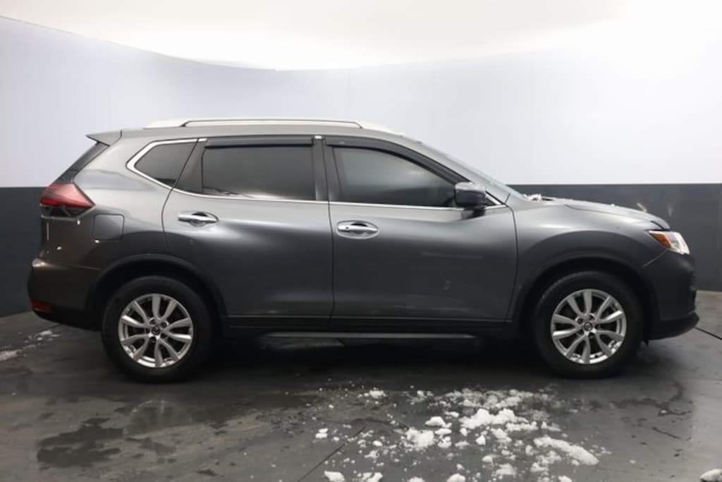 Used 2018 Nissan Rogue SV SUV