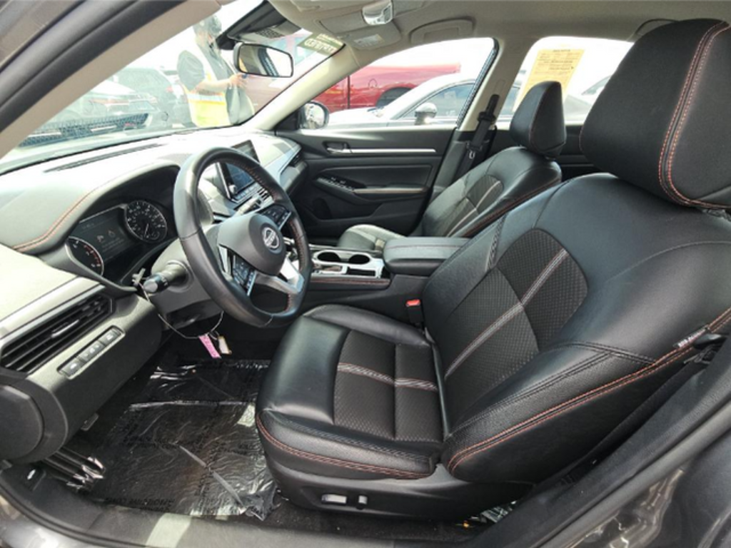 Used 2025 Nissan Altima SR Sedan