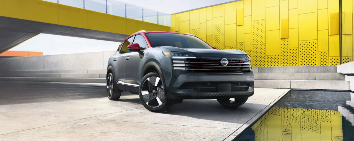 Blue & Black Two-Tone Nissan Kicks SR