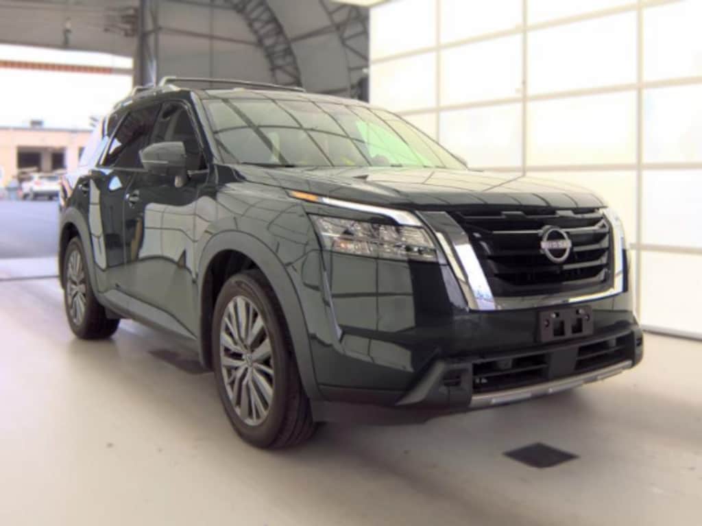 Used 2023 Nissan Pathfinder SL SUV