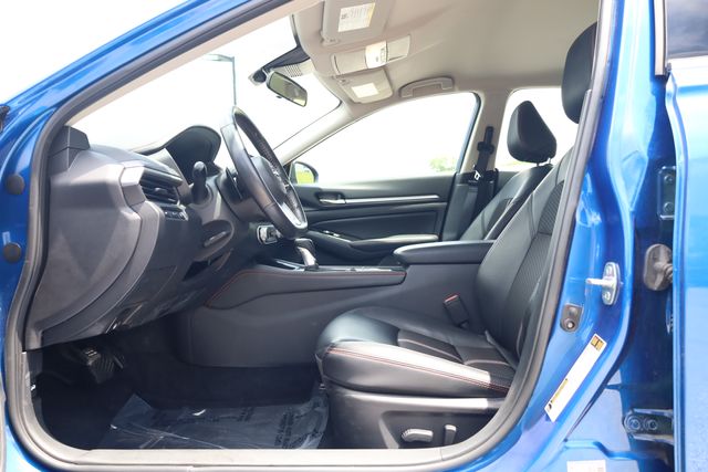 2025 Nissan Altima SR - Photo 13