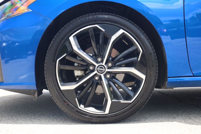 2025 Nissan Altima SR - Photo 9