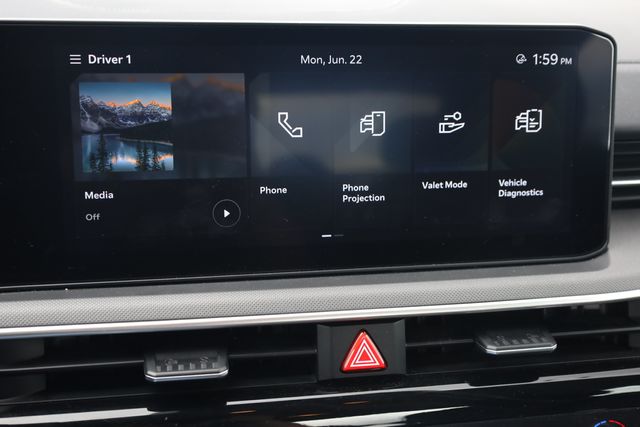 2025 Kia K5 LXS - Photo 17