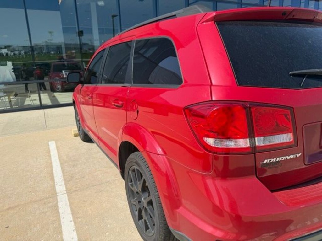 Used 2019 Dodge Journey SE SUV