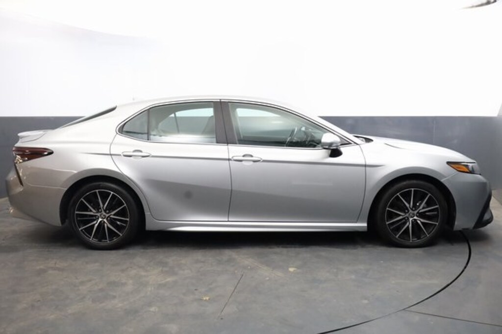 Used 2024 Toyota Camry SE Sedan