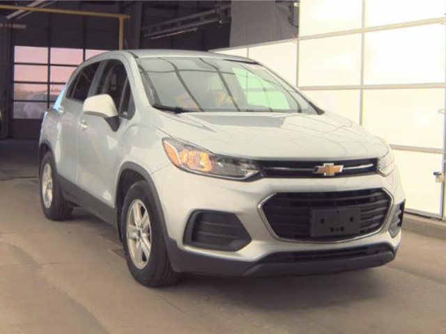 2020 Chevrolet Trax LS's photo