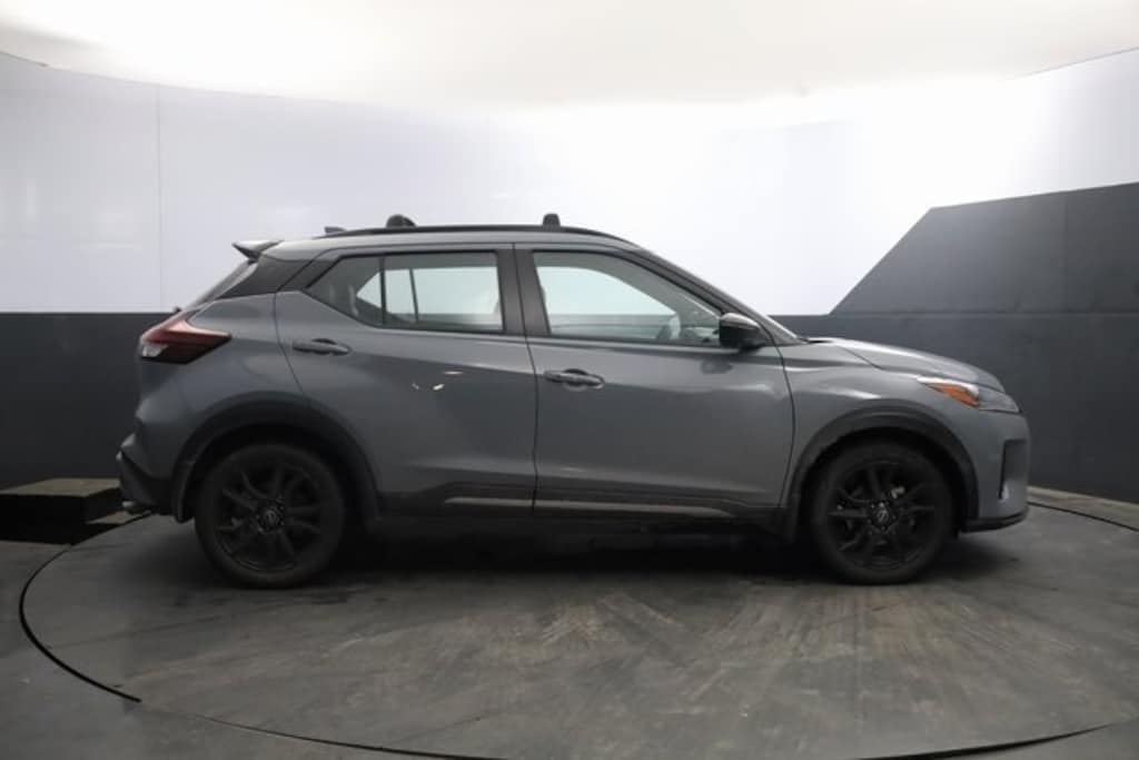 Used 2024 Nissan Kicks SR SUV