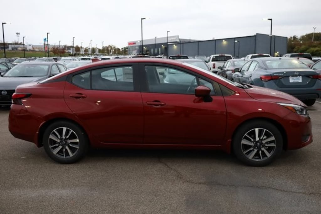 New 2025 Nissan Versa 1.6 SV Sedan