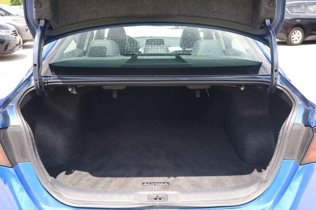 2025 Nissan Altima SR - Photo 29