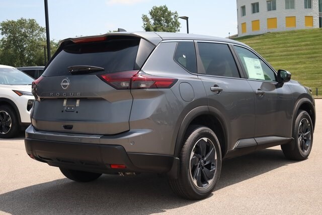 2026 Nissan Rogue SV photo 3