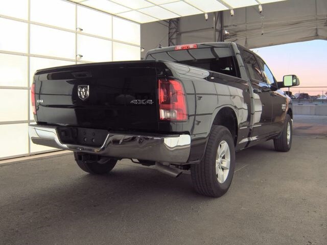 2023 Ram 1500 SLT photo 3