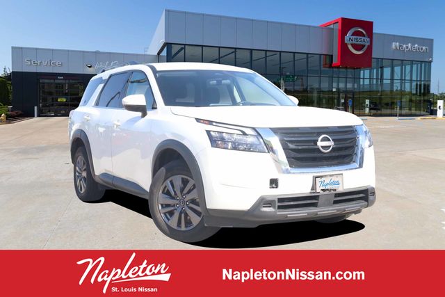 2025 Nissan Pathfinder SV 4WD's photo