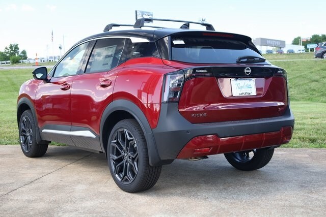 2025 Nissan Kicks SR photo 4