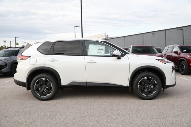 2025 Nissan Rogue SV photo 3