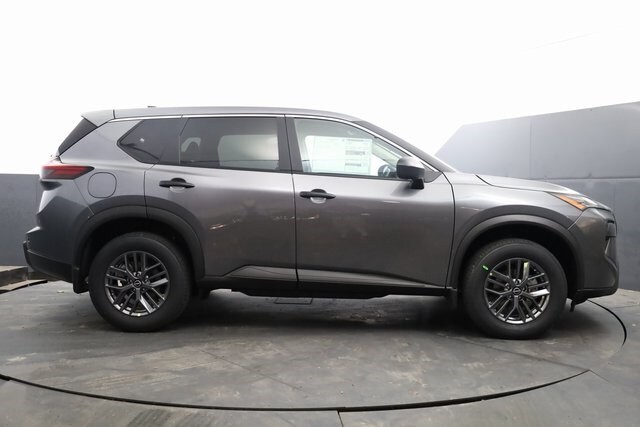 2025 Nissan Rogue S photo 4