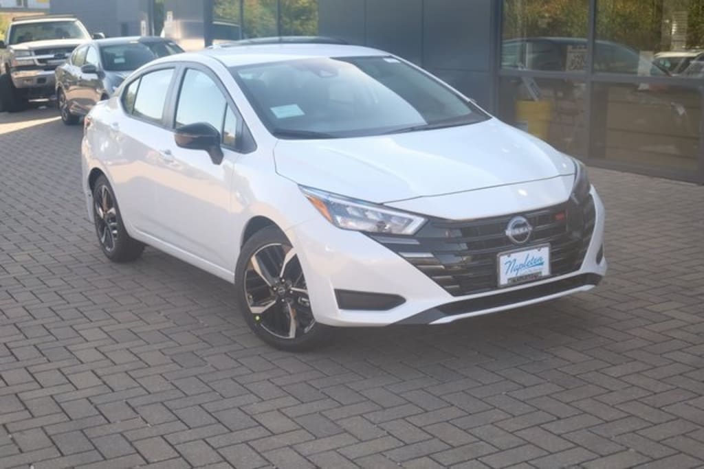 New 2025 Nissan Versa 1.6 SR Sedan