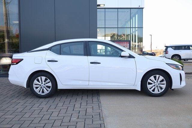 2025 Nissan Sentra S photo 2