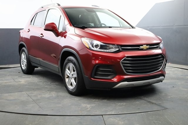 Used 2020 Chevrolet Trax LT with VIN 3GNCJLSB7LL153628 for sale in Saint Louis, MO