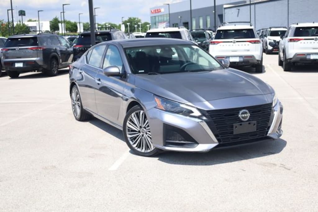 Used 2023 Nissan Altima 2.5 SL Sedan