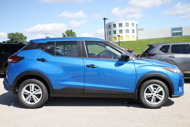 2025 Nissan Kicks Play S photo 4