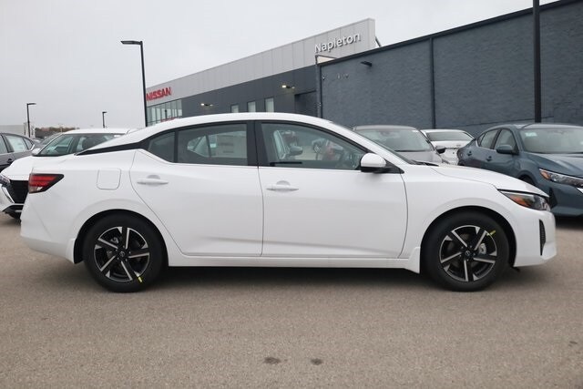 2025 Nissan Sentra SV photo 2