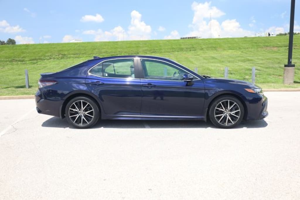 Used 2021 Toyota Camry SE Sedan
