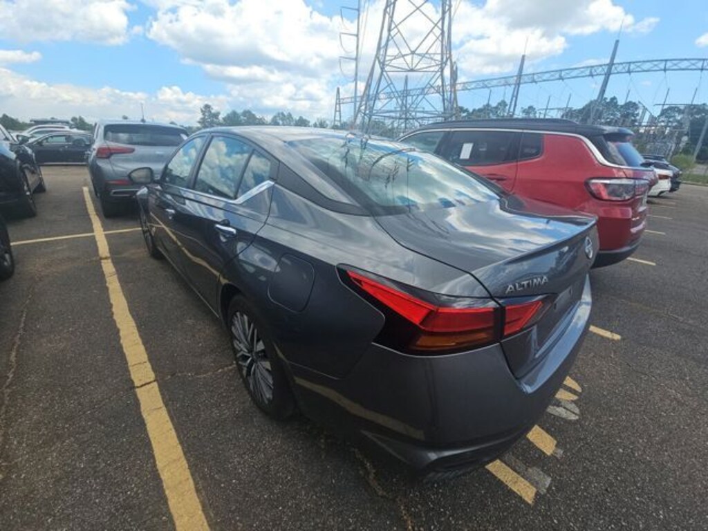 Used 2025 Nissan Altima SV Sedan