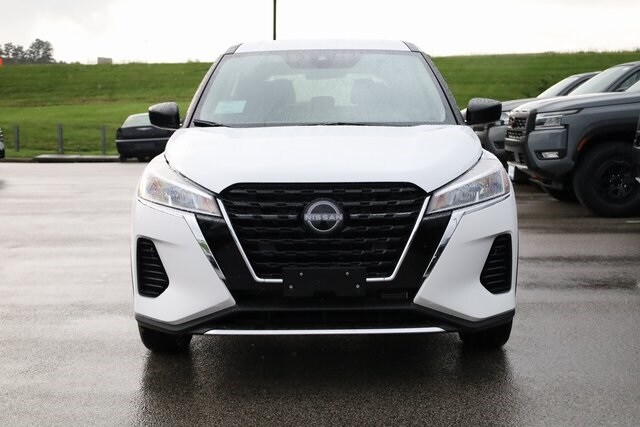 2025 Nissan Kicks Play S photo 3