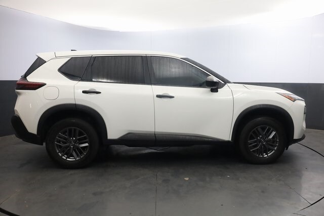 2023 Nissan Rogue S photo 3