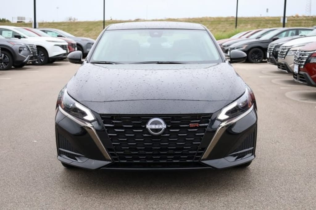 New 2025 Nissan Altima SR Sedan